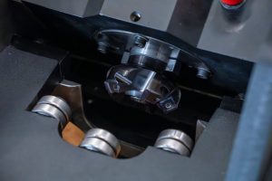 Фаскосниматель ABM-50 DD Vario с высокой прочностью и автоматической подачей. Отличные результаты, минимум усилий.